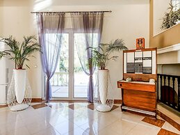 Beautiful Holiday Home With Private Pool