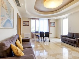 Beautiful Holiday Home With Private Pool