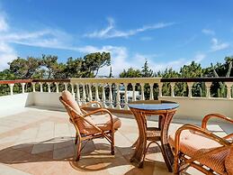 Beautiful Holiday Home With Private Pool