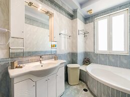 Beautiful Holiday Home With Private Pool