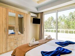 Beautiful Holiday Home With Private Pool