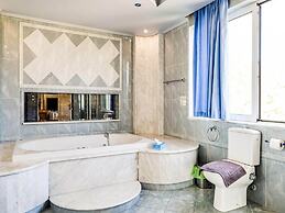 Beautiful Holiday Home With Private Pool