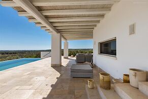 246 Villa Extralusso con Piscina a Manduria