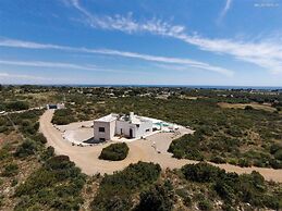 246 Villa Extralusso con Piscina a Manduria