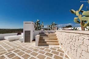 246 Villa Extralusso con Piscina a Manduria