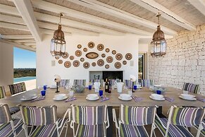 246 Villa Extralusso con Piscina a Manduria