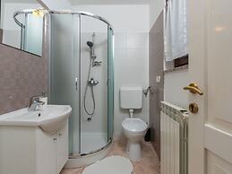 Adorable Holiday House With Private Pool