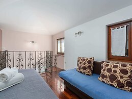 Adorable Holiday House With Private Pool