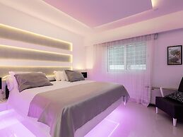 Inviting Villa in Tragaki With Private Pool
