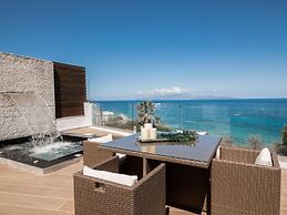 Inviting Villa in Tragaki With Private Pool