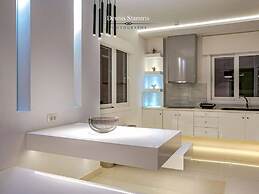 Inviting Villa in Tragaki With Private Pool