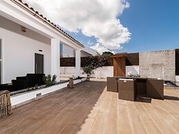 Inviting Villa in Tragaki With Private Pool