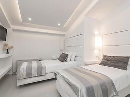 Inviting Villa in Tragaki With Private Pool