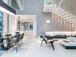 Inviting Villa in Tragaki With Private Pool