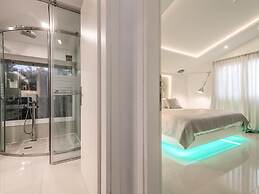 Inviting Villa in Tragaki With Private Pool