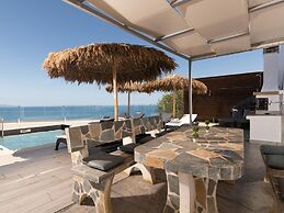 Inviting Villa in Tragaki With Private Pool