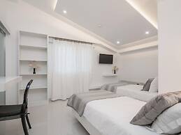 Inviting Villa in Tragaki With Private Pool