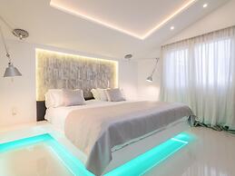 Inviting Villa in Tragaki With Private Pool