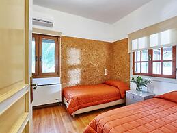 Fantastic Holiday Home in Karteros With Pool