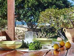 Fantastic Holiday Home in Karteros With Pool