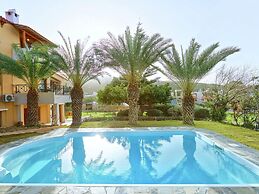 Fantastic Holiday Home in Karteros With Pool