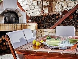 Fantastic Holiday Home in Karteros With Pool