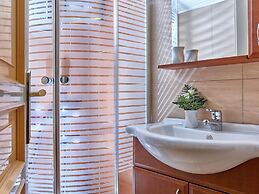 Fantastic Holiday Home in Karteros With Pool