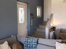 Quaint Villa in Xirosterni With Garden