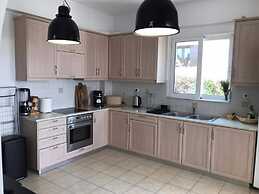 Quaint Villa in Xirosterni With Garden