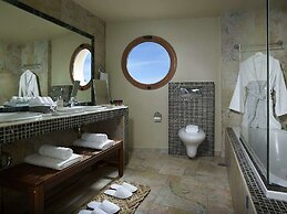 Luxury Villa With Heated Pool Near Beach