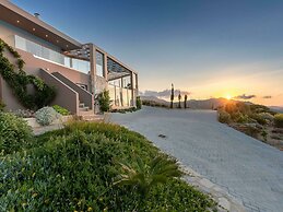 Luxury Villa With Heated Pool Near Beach