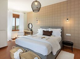 Luxury Villa With Heated Pool Near Beach