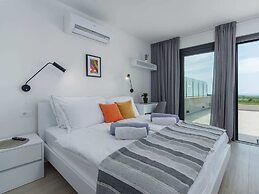 Wonderful Villa With Swimming Pool and Wellness
