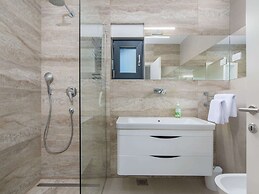 Wonderful Villa With Swimming Pool and Wellness