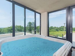 Wonderful Villa With Swimming Pool and Wellness