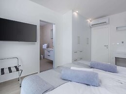 Wonderful Villa With Swimming Pool and Wellness