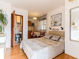 Studio Maro - Studio Apartment With Terrace