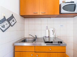 Studio Maro - Studio Apartment With Terrace