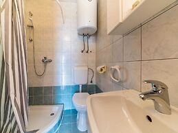 Studio Maro - Studio Apartment With Terrace