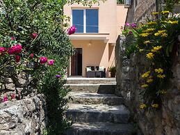 Studio Maro - Studio Apartment With Terrace