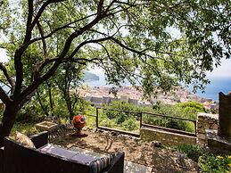 Studio Maro - Studio Apartment With Terrace