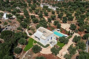 661 Villa con Piscina e Vista Panoramica a Ostuni