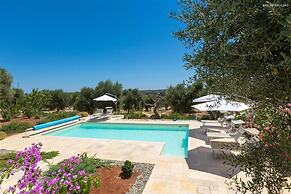 661 Villa con Piscina e Vista Panoramica a Ostuni