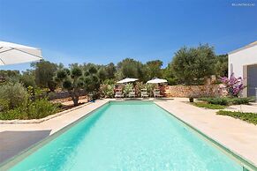 661 Villa con Piscina e Vista Panoramica a Ostuni