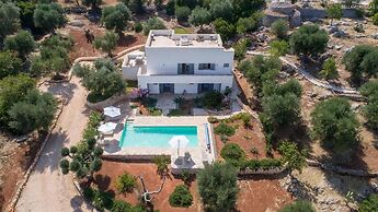 661 Villa con Piscina e Vista Panoramica a Ostuni