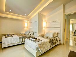 Villa in Tragaki With Pool