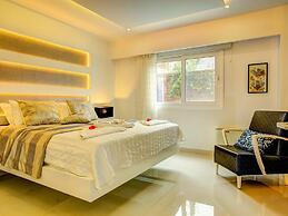Villa in Tragaki With Pool