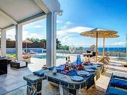 Villa in Tragaki With Pool