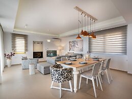 Modern Villa With Private Pool in Plakias