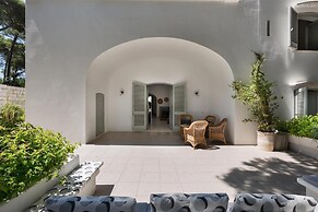 1675 Masseria Villa in Torre Specchia Ruggeri